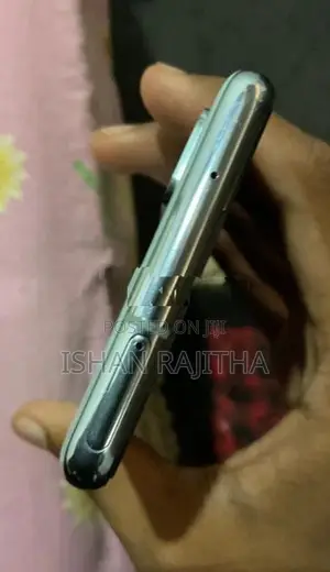 Samsung Galaxy S20FE (Used)