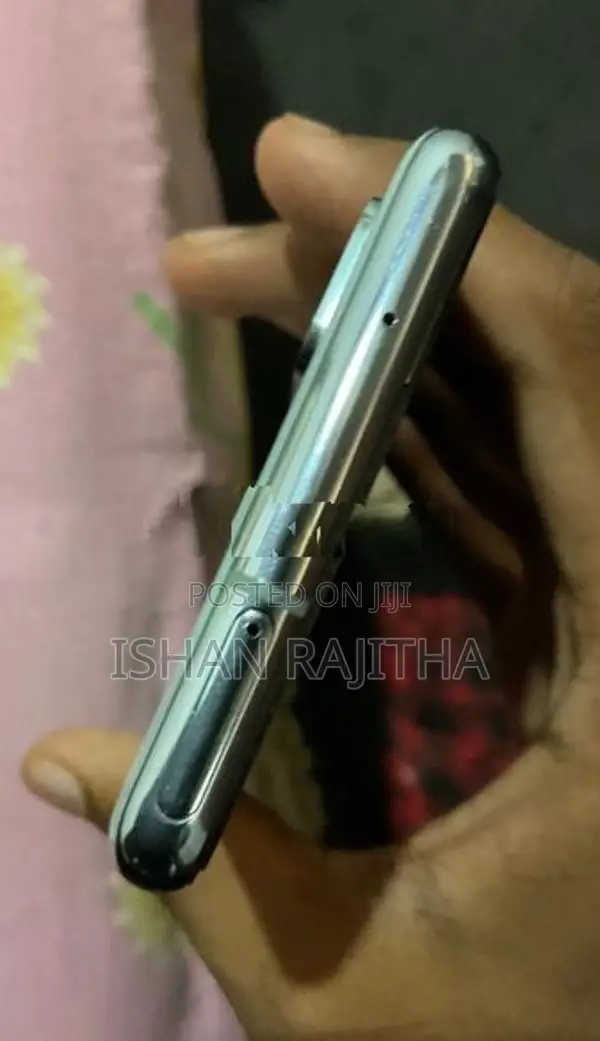 Samsung Galaxy S20FE (Used)