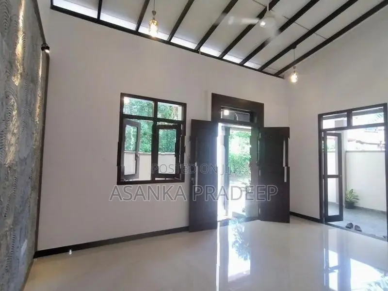Brand New Single Storey Luxury House for Sale In Diyagama(bwy27ii3)