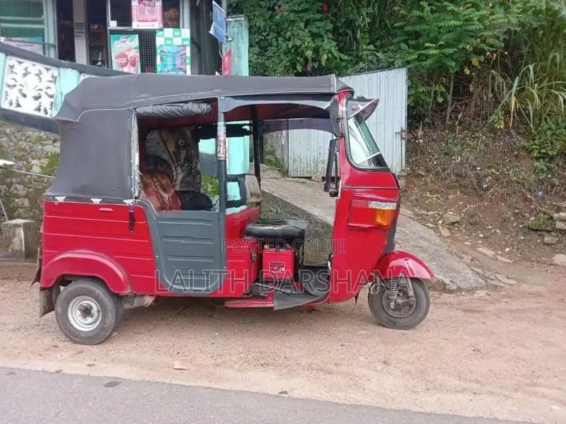 Bajaj RE 2013