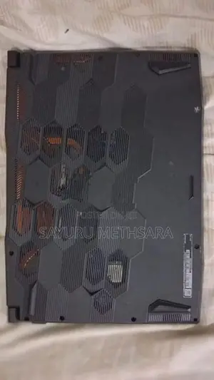 MSI Bravo 15 B7ED Laptop