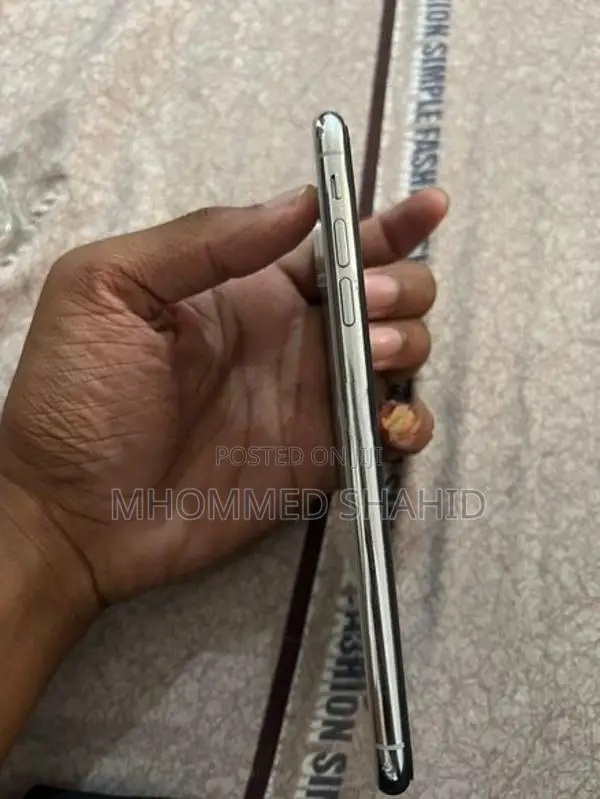 Apple iPhone XS Max (Used)