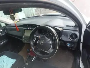 Toyota Axio Hybrid 2014