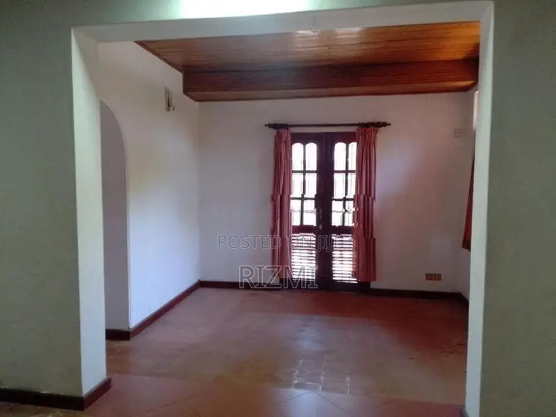35 Perches 3BR Single Storey Large House for Rent in Ratmalana