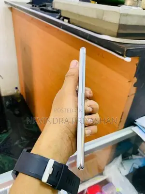 Samsung Galaxy S20FE (Used)