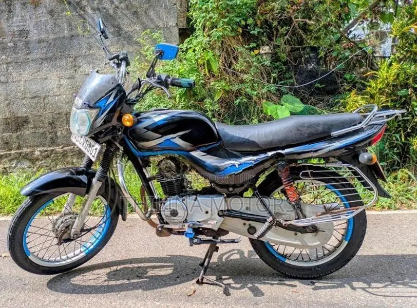 Bajaj CT100 2015