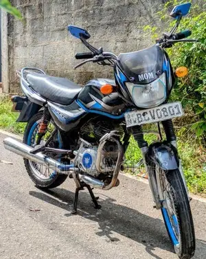 Bajaj CT100 2015