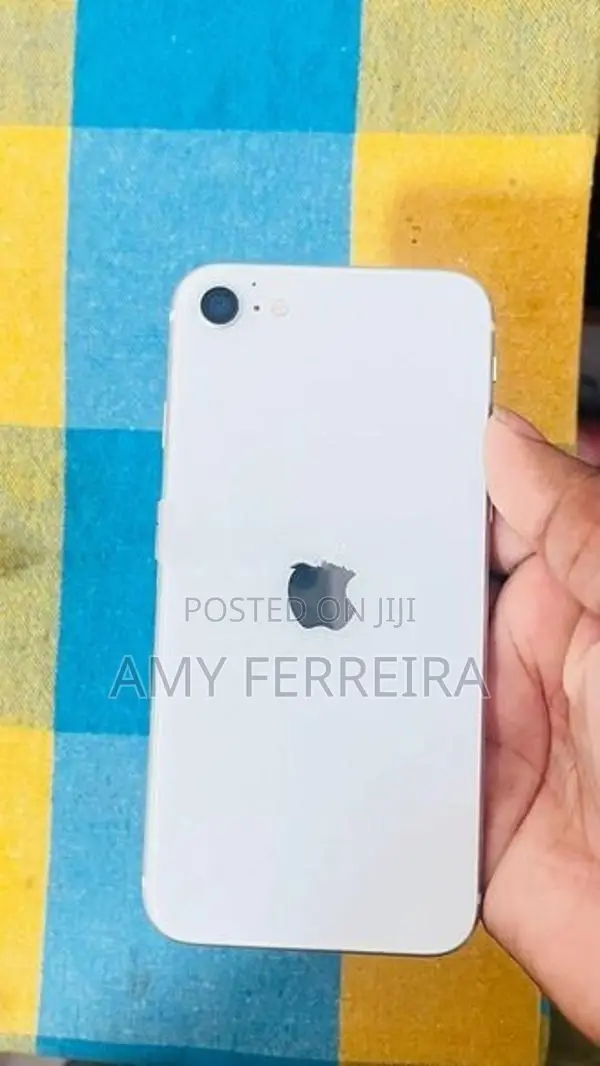 Apple iPhone SE 2 (Used)