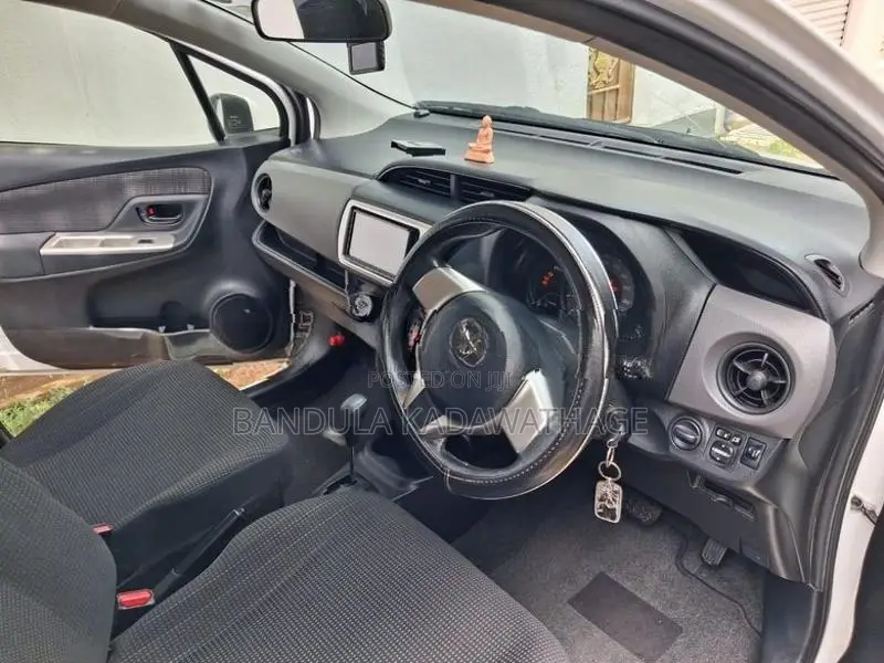 Toyota Vitz 2016