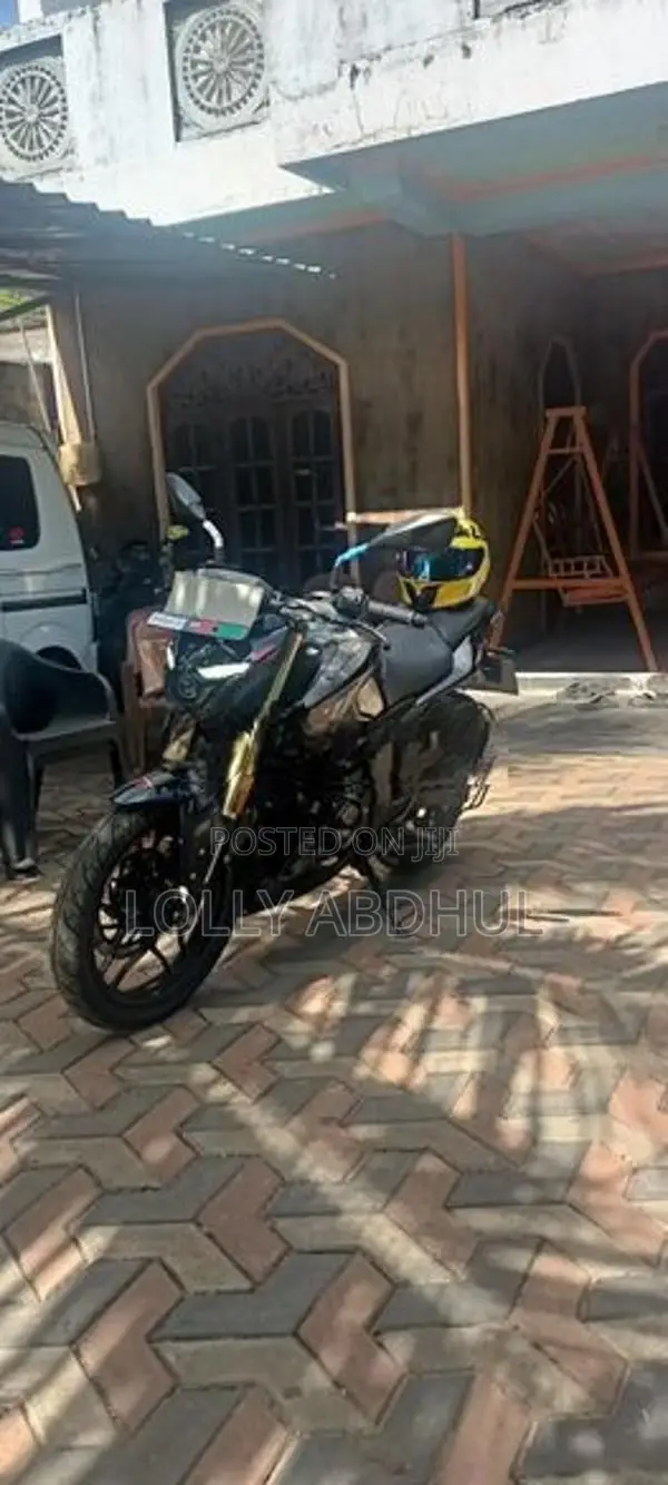 Bajaj Pulsar N160 2025