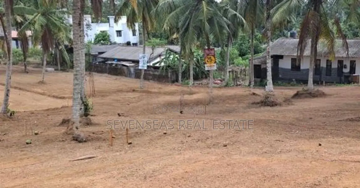 Residence Land For sale in polgasowita