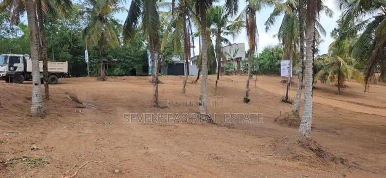 Residence Land For sale in polgasowita