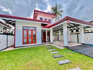 Clear Deeds Best Condition 3 Br New House for Sale in Negombo