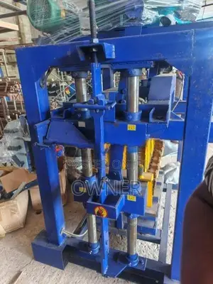 7 Blocks Concrete Block Machine