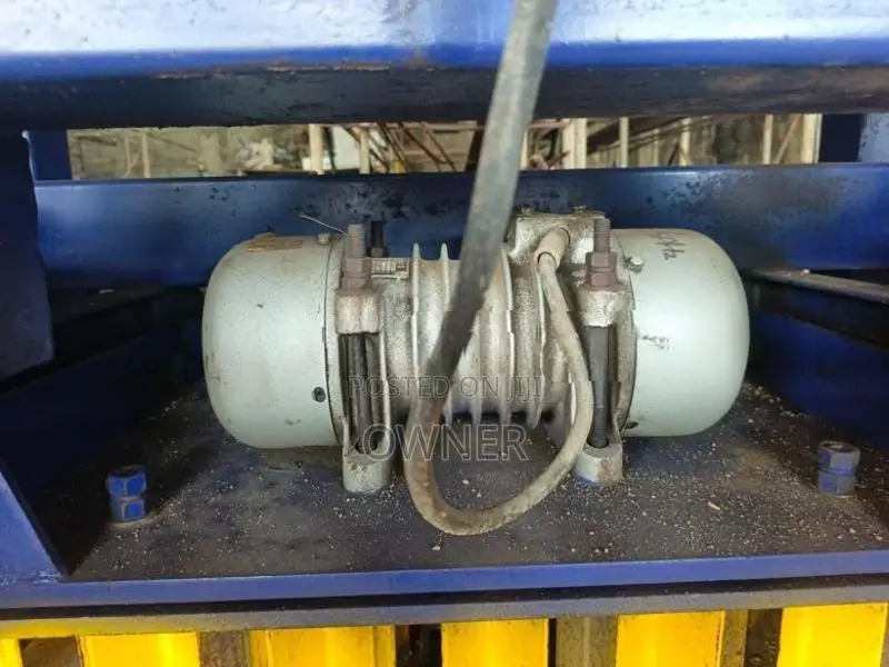 7 Blocks Concrete Block Machine