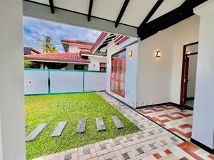 Clear Deeds Best Condition 3 Br New House for Sale in Negombo