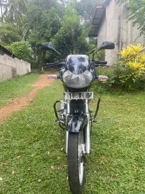 Bajaj Discover 2005