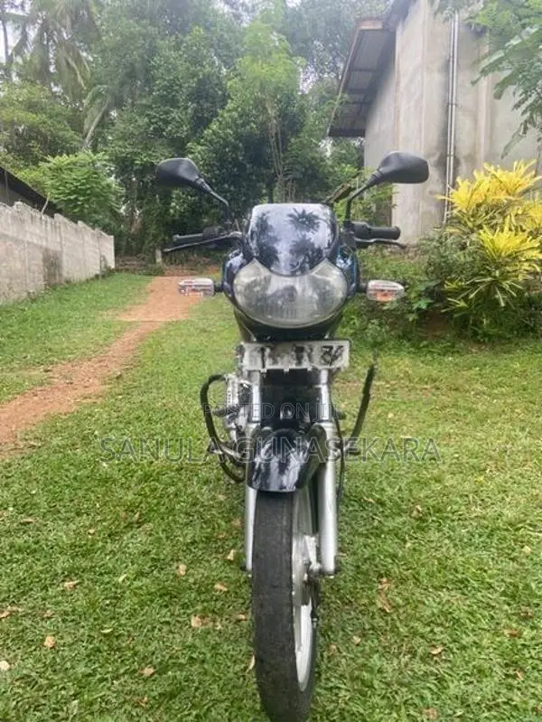 Bajaj Discover 2005