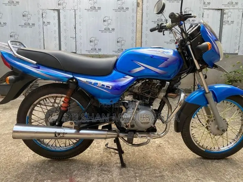 Bajaj CT100 2015