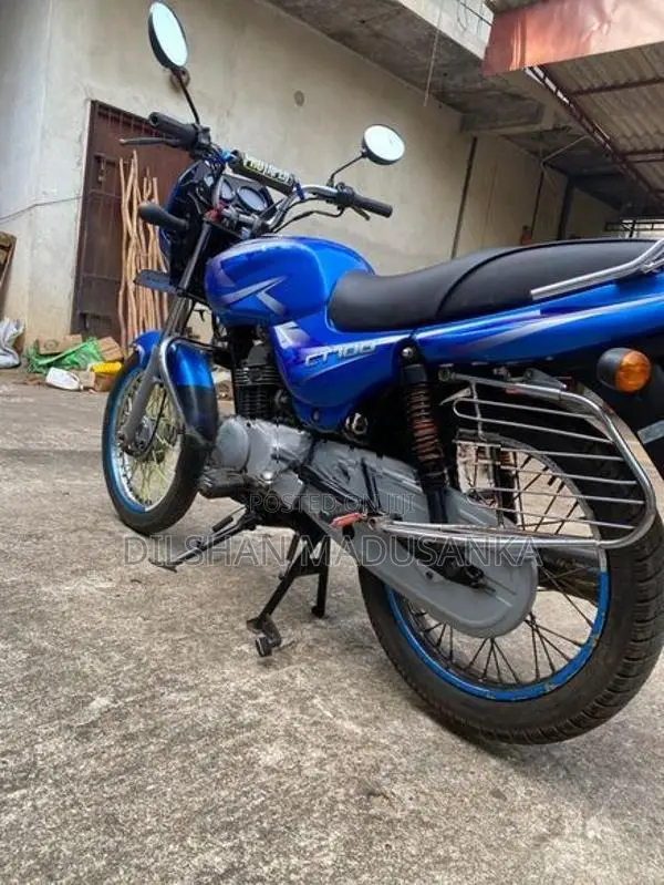 Bajaj CT100 2015