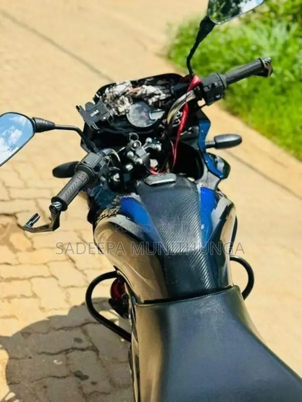 Bajaj Discover 150 2015