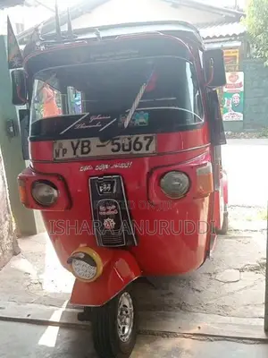 Bajaj RE 2011
