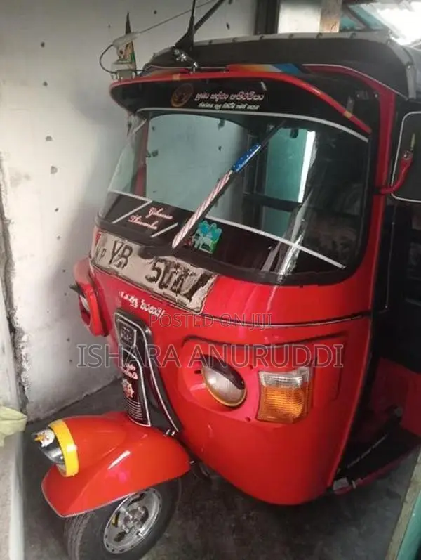 Bajaj RE 2011