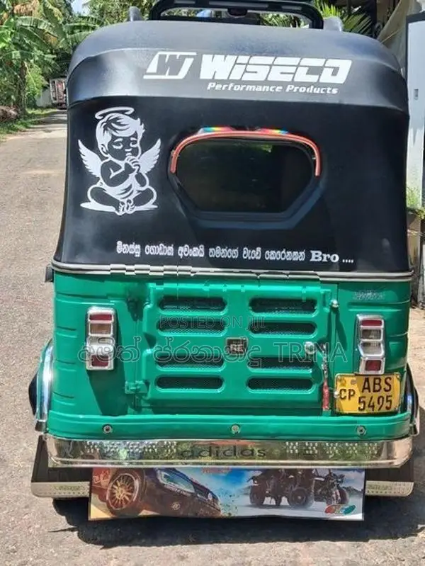 Bajaj RE 2018