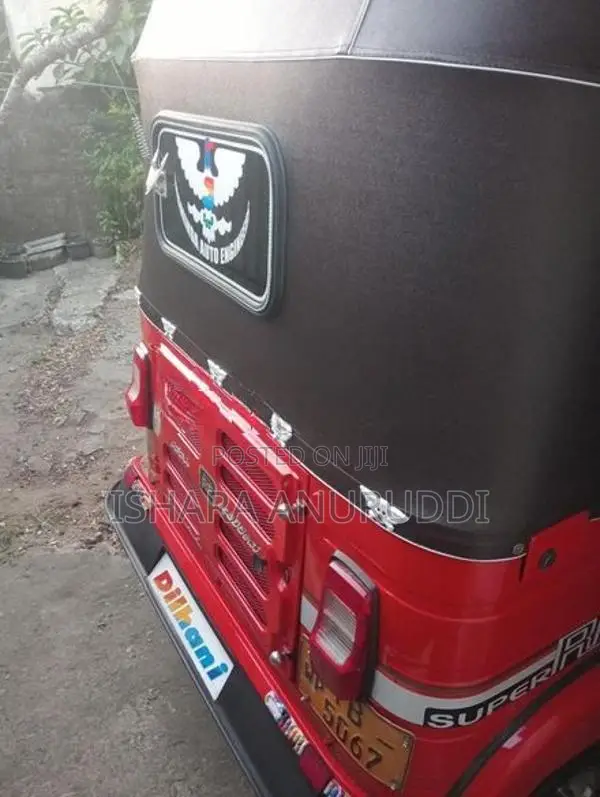 Bajaj RE 2011