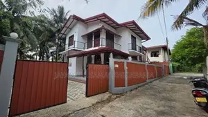 Twin House for Sale in Athurugiriya