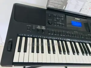 Yamaha PSR E453 Keyboard