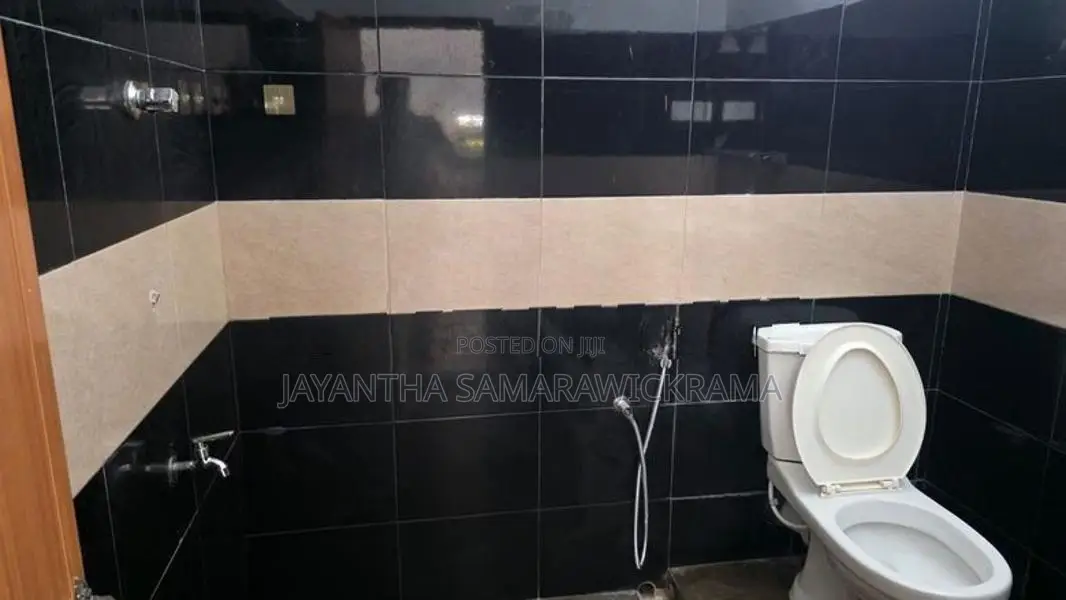 Twin House for Sale in Athurugiriya