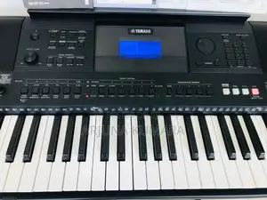 Yamaha PSR E453 Keyboard