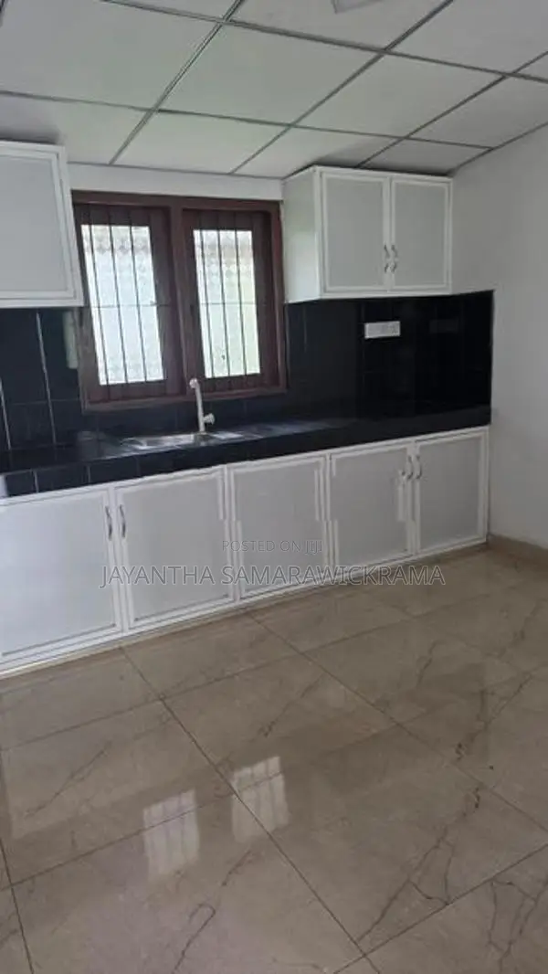 Twin House for Sale in Athurugiriya
