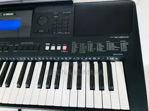 Yamaha PSR E453 Keyboard