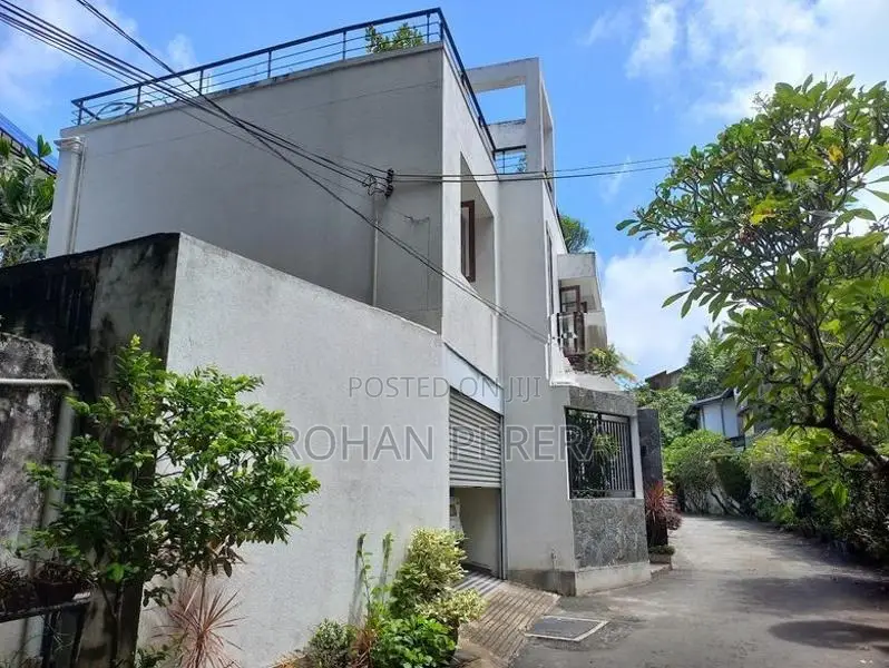 House for sale - Jayasinghe Rd , Nugegoda