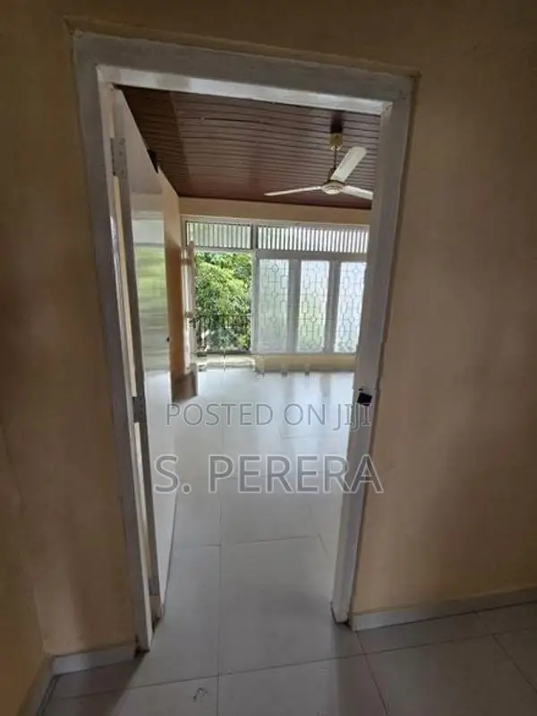 6‑bedroom Multi‑unit House for Sale in Prime Mount Lavinia Location