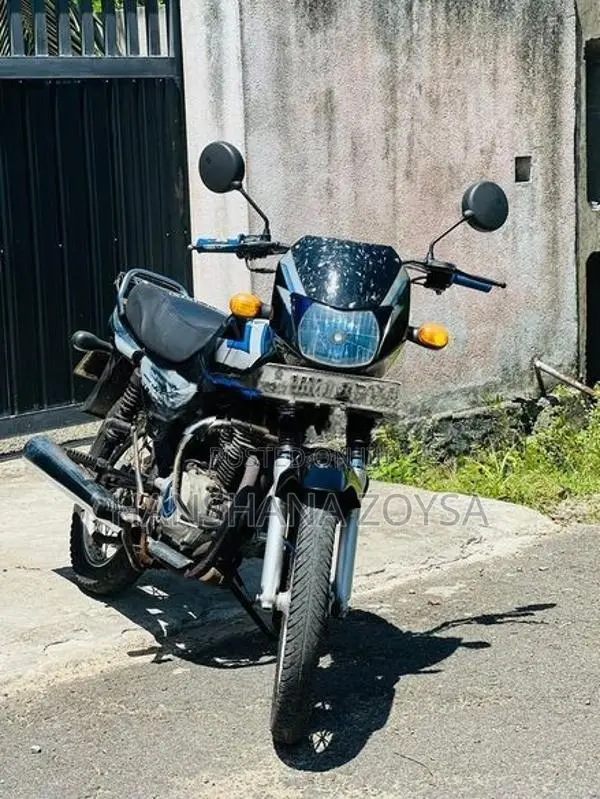 Bajaj CT100 2010