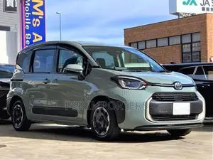 Toyota Sienta z Hybrid 2025