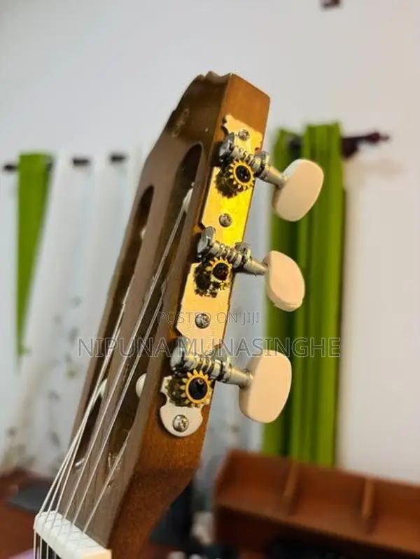 Yamaha C40 Classical Guitar