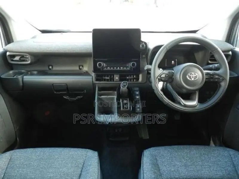 Toyota Sienta z Hybrid 2025