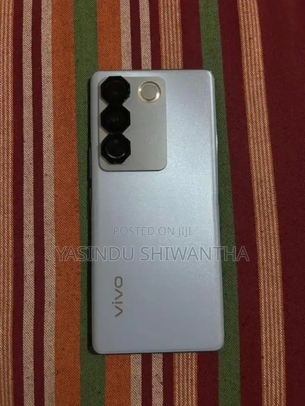 Vivo V27 8+8GB / 128GB (Used)