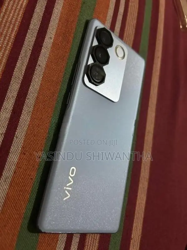 Vivo V27 8+8GB / 128GB (Used)