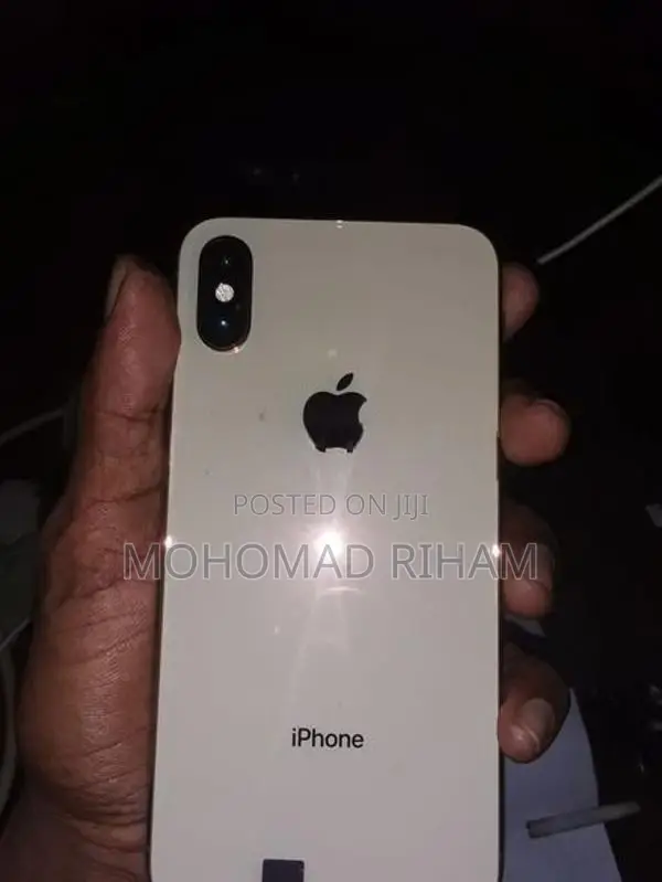 Apple iPhone XS (Used)