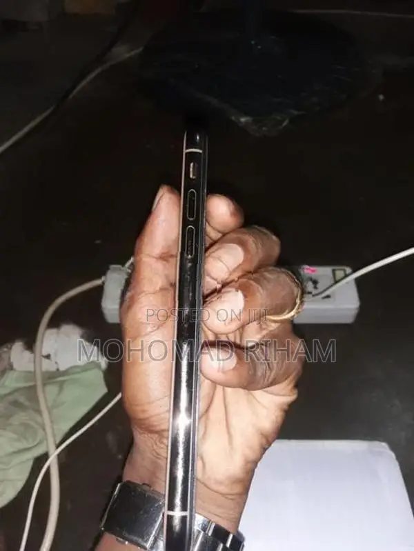 Apple iPhone XS (Used)