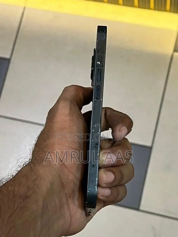 Apple iPhone 13 (Used)