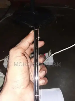 Apple iPhone XS (Used)