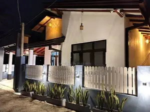 අලුතෙන්ම ඉදිකල සුඛෝපභෝගී තනිමහල් නිවසක් කොට්ටාව අදිවේගී පිවිසුම(ij2099