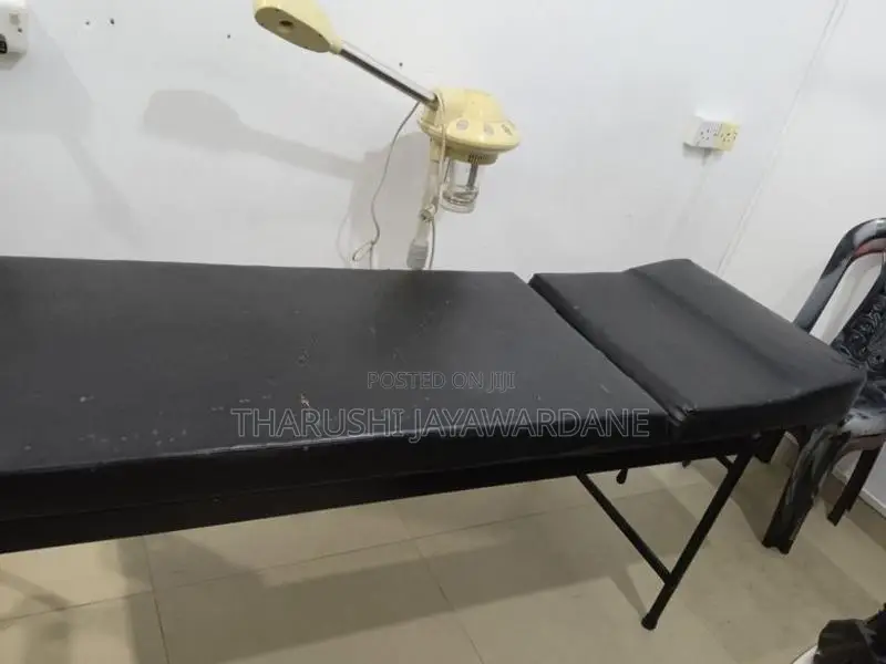 Salon Chairwith Facial Bed