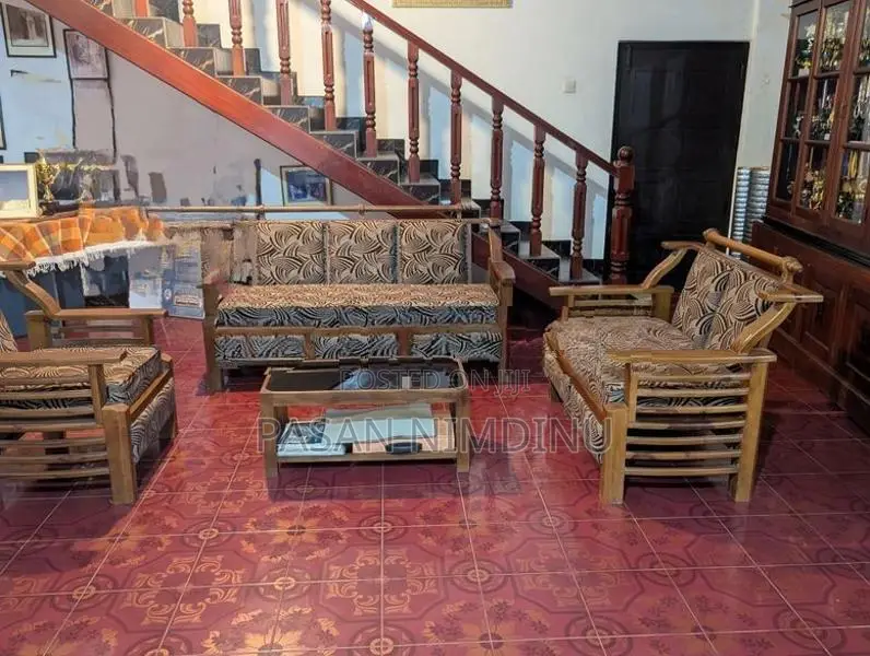 Modern Sofa Set